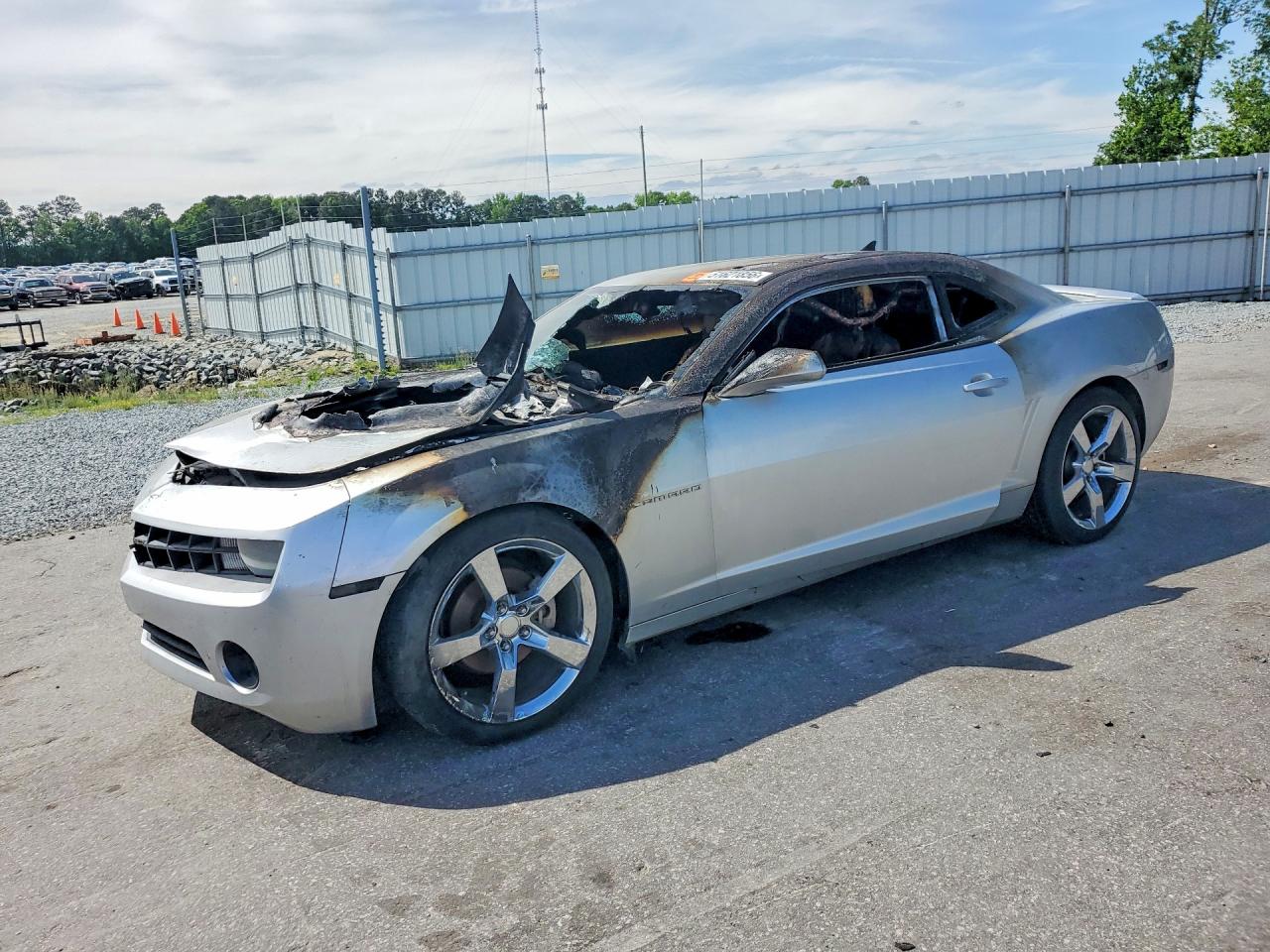 2013 Chevrolet Camaro VIN 2G1FA1E35D9160010 photo 1