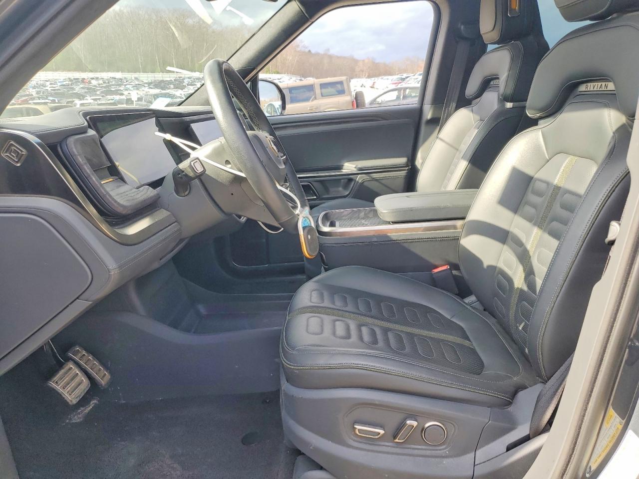 2022 Rivian Rit VIN 7FCTGAAL5NN001429 photo 7