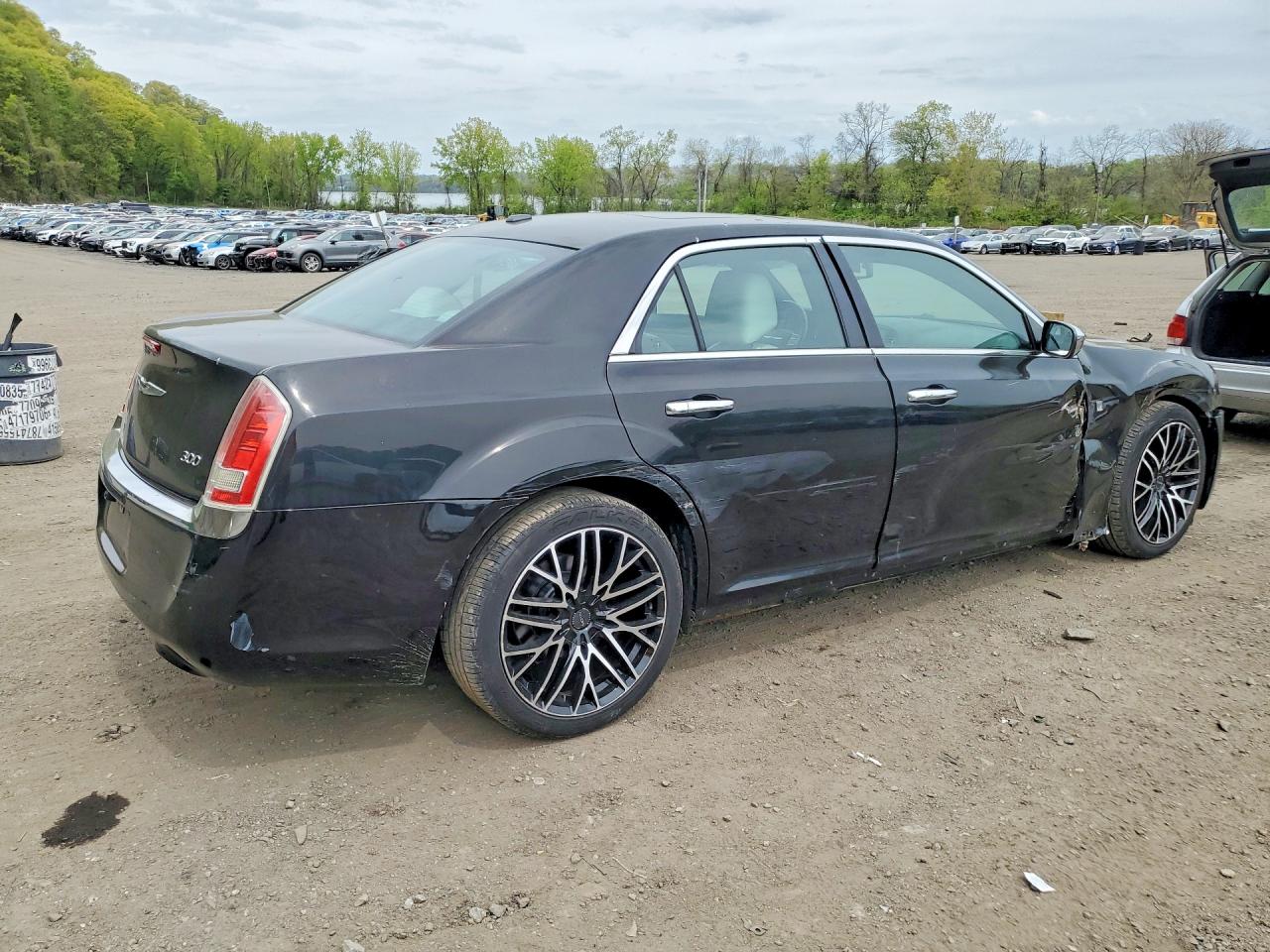 2013 Chrysler 300 VIN 2C3CCAAGXDH743552 photo 3