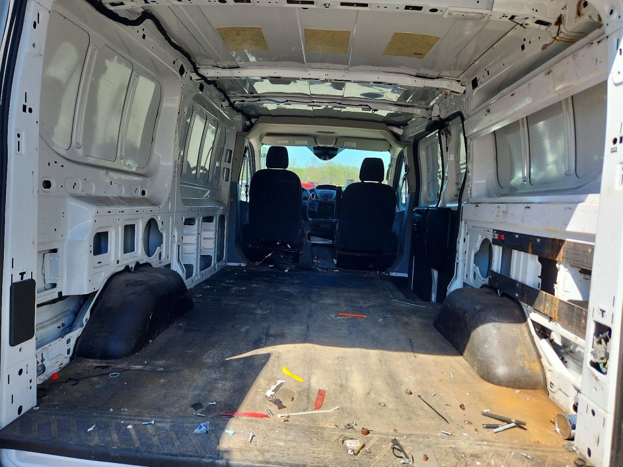 2015 Ford Transit VIN 1FTNR1ZM0FKA45217 photo 10