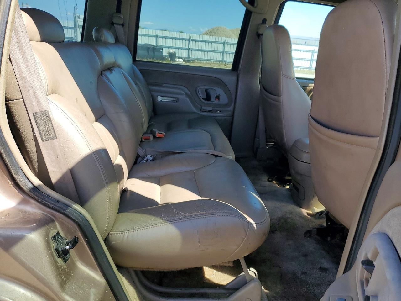 1996 GMC Yukon VIN 1GKEK13R3TJ737308 photo 11