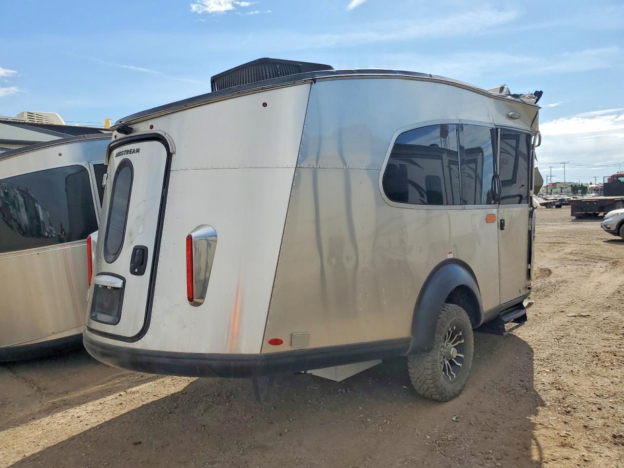 2022 AIRSTREAM Trailer VIN 1SMG4DD22NJ207512 photo 4
