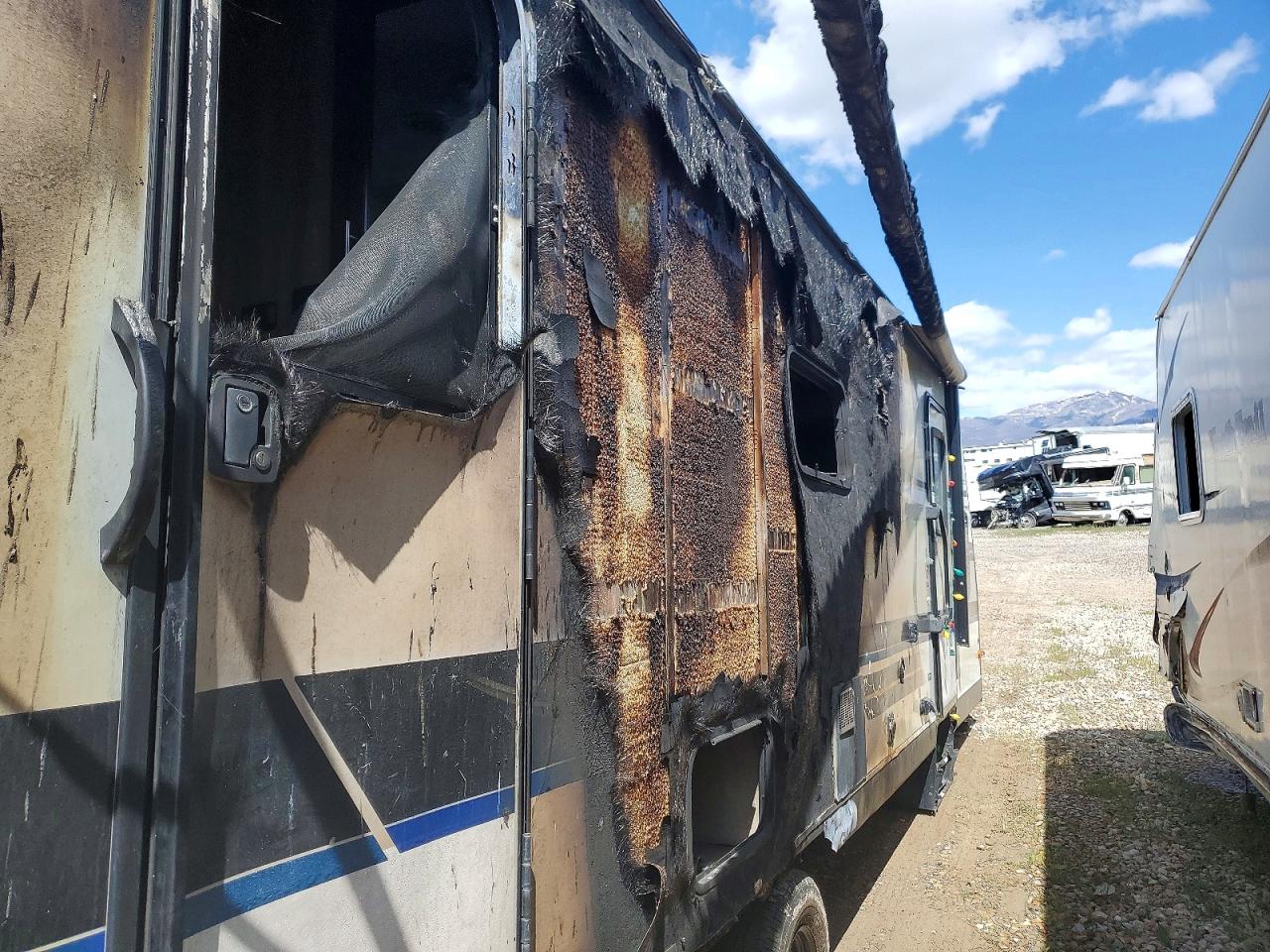 2018 JAYCO Jayco VIN 1UJBJ0BS0J1420177 photo 9