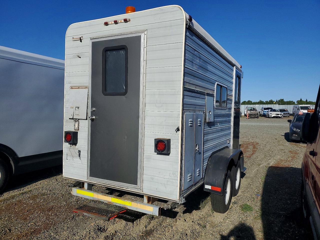 1990 PELSUE FIBER OPTIC SPLICING TRAILER VIN 1P9VF1228L1139027 photo 3