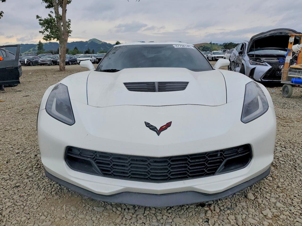 2018 Chevrolet Corvette VIN 1G1YN2D62J5601597 photo 5