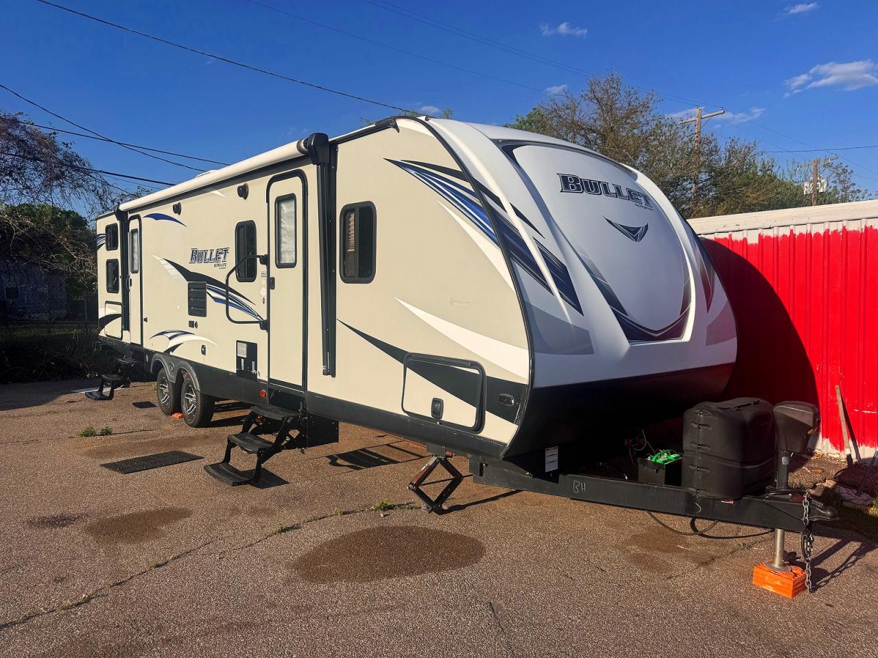 2019 KEYSTONE Bullet VIN 4YDT30823KT433143 photo 1