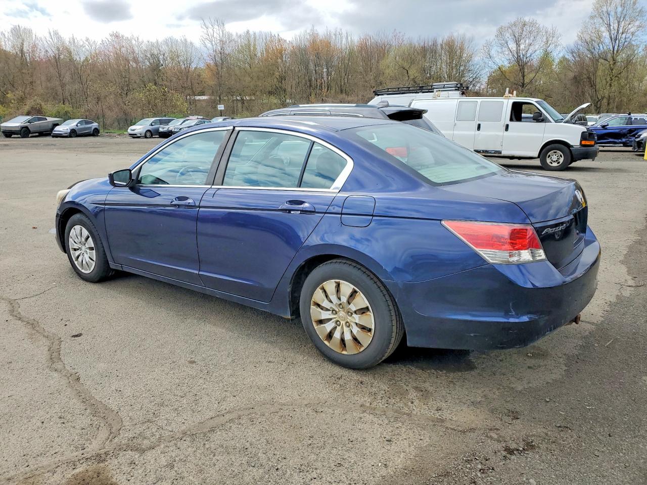 2009 Honda Accord VIN 1HGCP26399A200616 photo 2