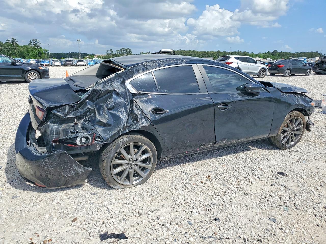 2022 Mazda 3 VIN 3MZBPABL2NM313991 photo 3