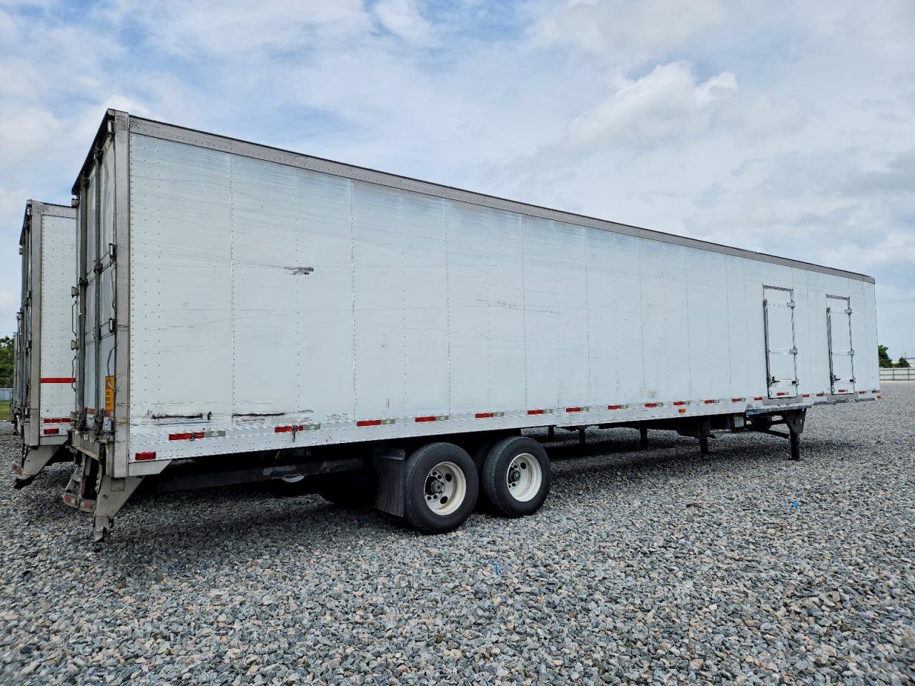 2013 UTILITY All models VIN 1UYVS2533DM630416 photo 4