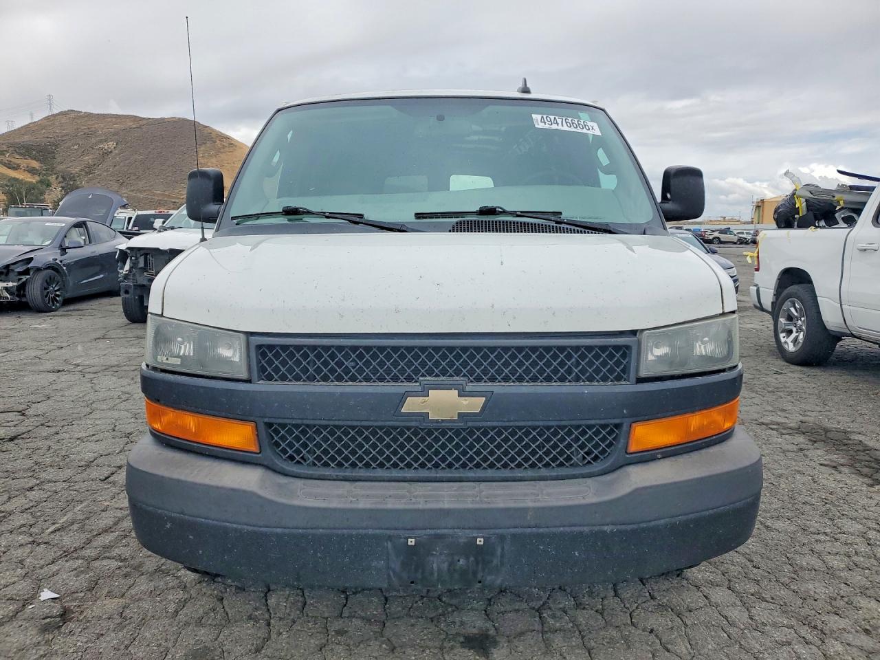 2018 CHEV Express VIN 1GCWGBFP6J1253924 photo 5