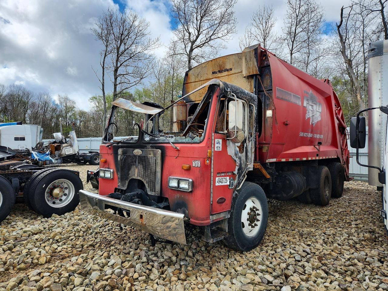 2006 PETERBILT All other VIN 1NPZL00X56D716852 photo 2