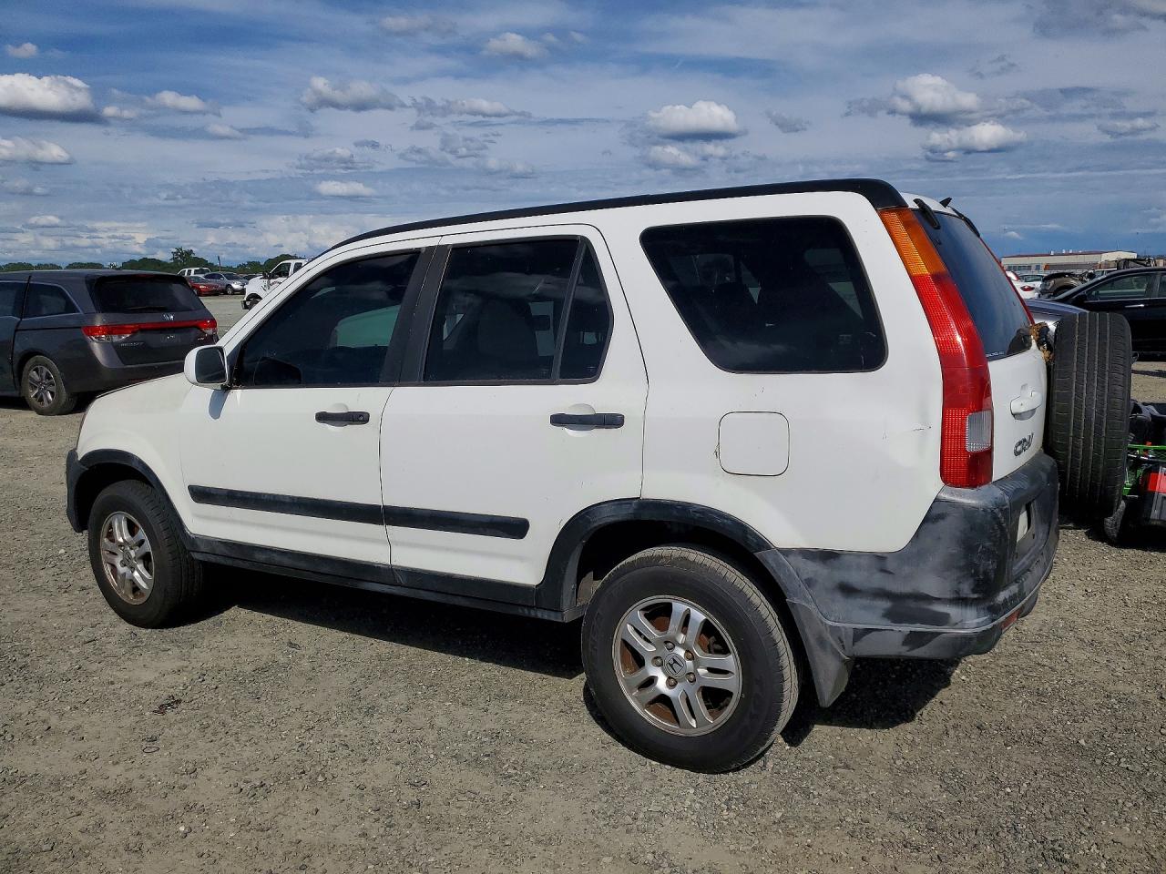 2002 Honda Crv VIN JHLRD78832C057974 photo 2