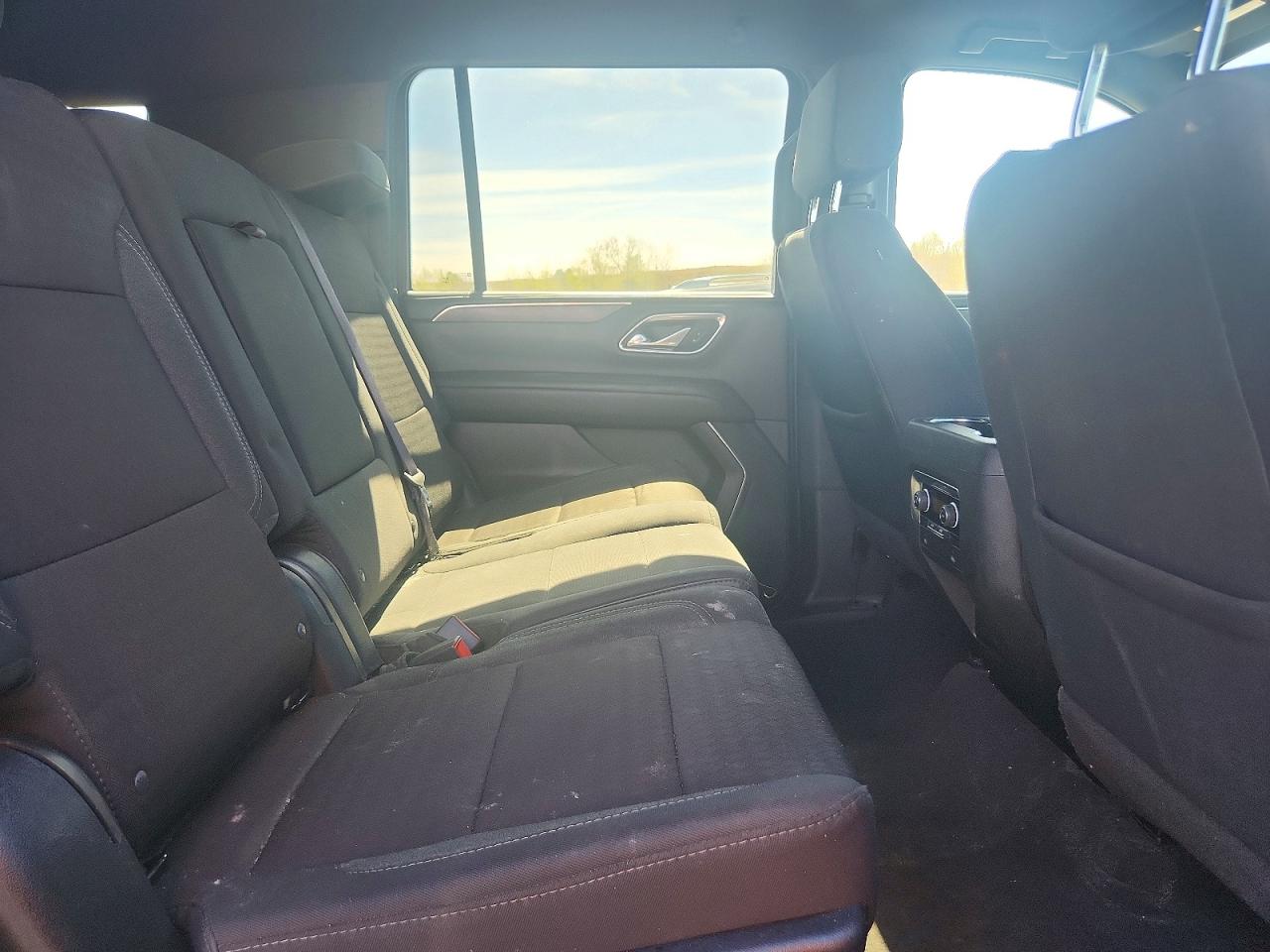2024 Chevrolet Suburban VIN 1GNSKBKT2RR358707 photo 11