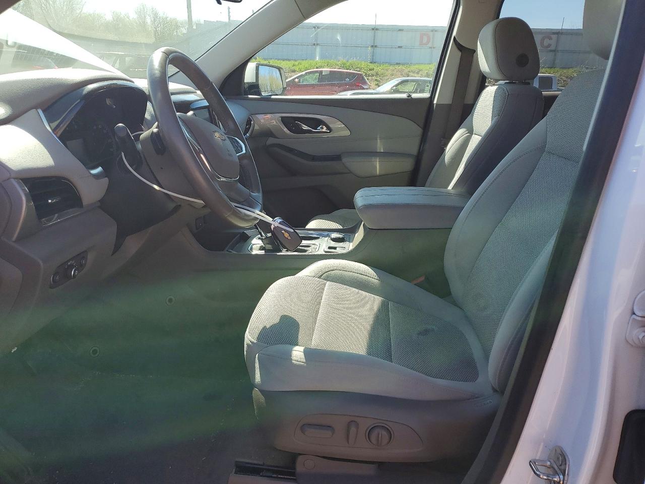 2020 Chevrolet Traverse VIN 1GNERGKW9LJ158428 photo 7