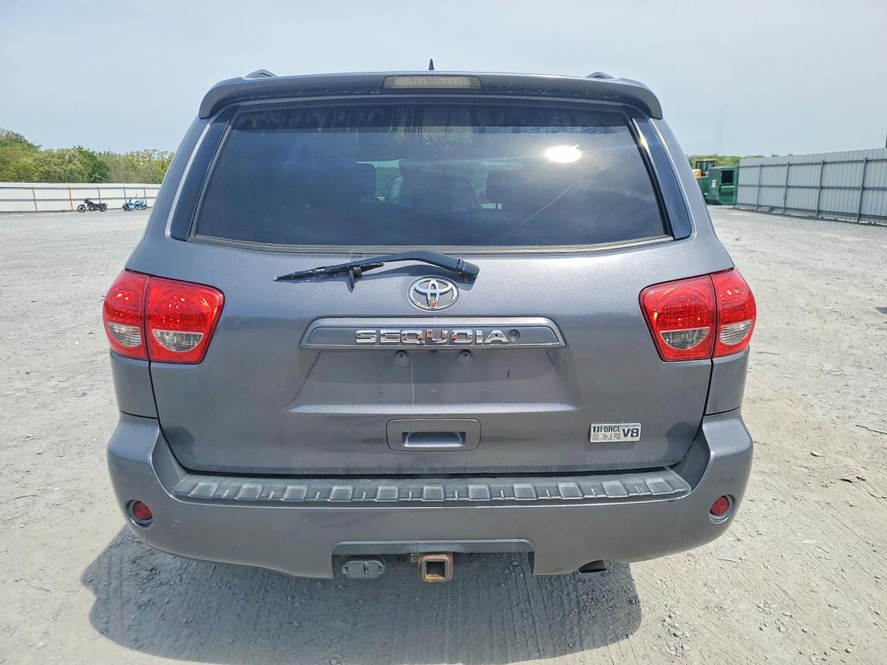 2016 Toyota Sequoia VIN 5TDBY5G15GS137908 photo 6