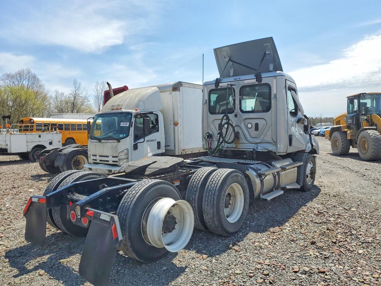 2024 FREIGHTLINER All other VIN 3AKJHTDV6RDUU6719 photo 4