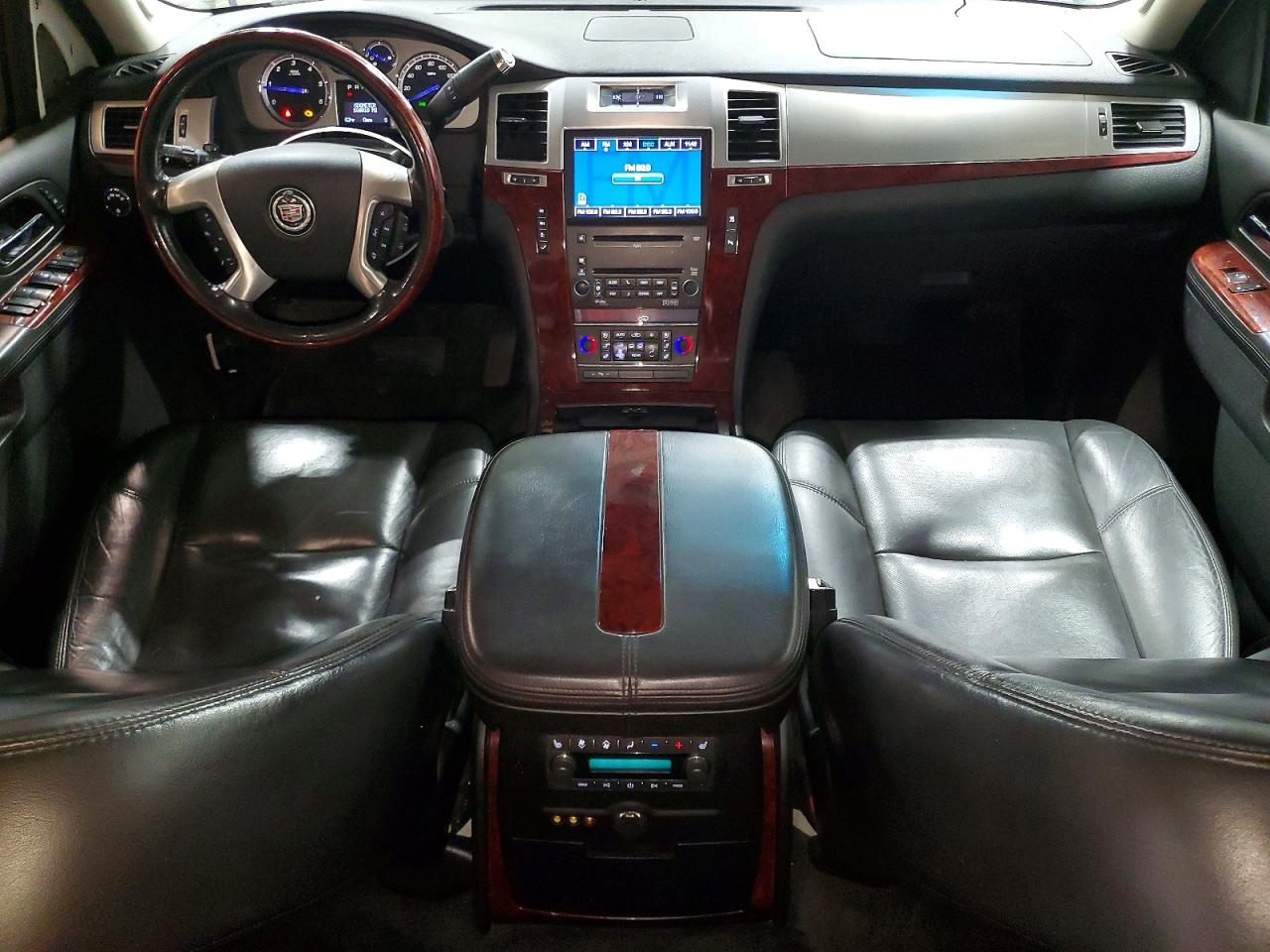 2010 Cadillac Escalade VIN 1GYUKBEF1AR244378 photo 8