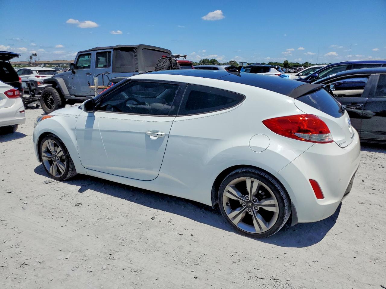 2012 Hyundai Veloster VIN KMHTC6AD0CU053766 photo 2