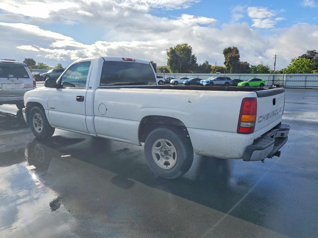 2001 CHEV Silverado VIN 1GCEC14T51E243119 photo 2
