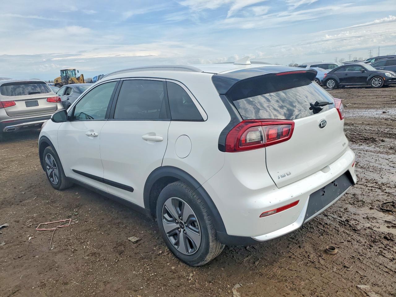 2019 Kia Niro VIN KNDCB3LC0K5246132 photo 2