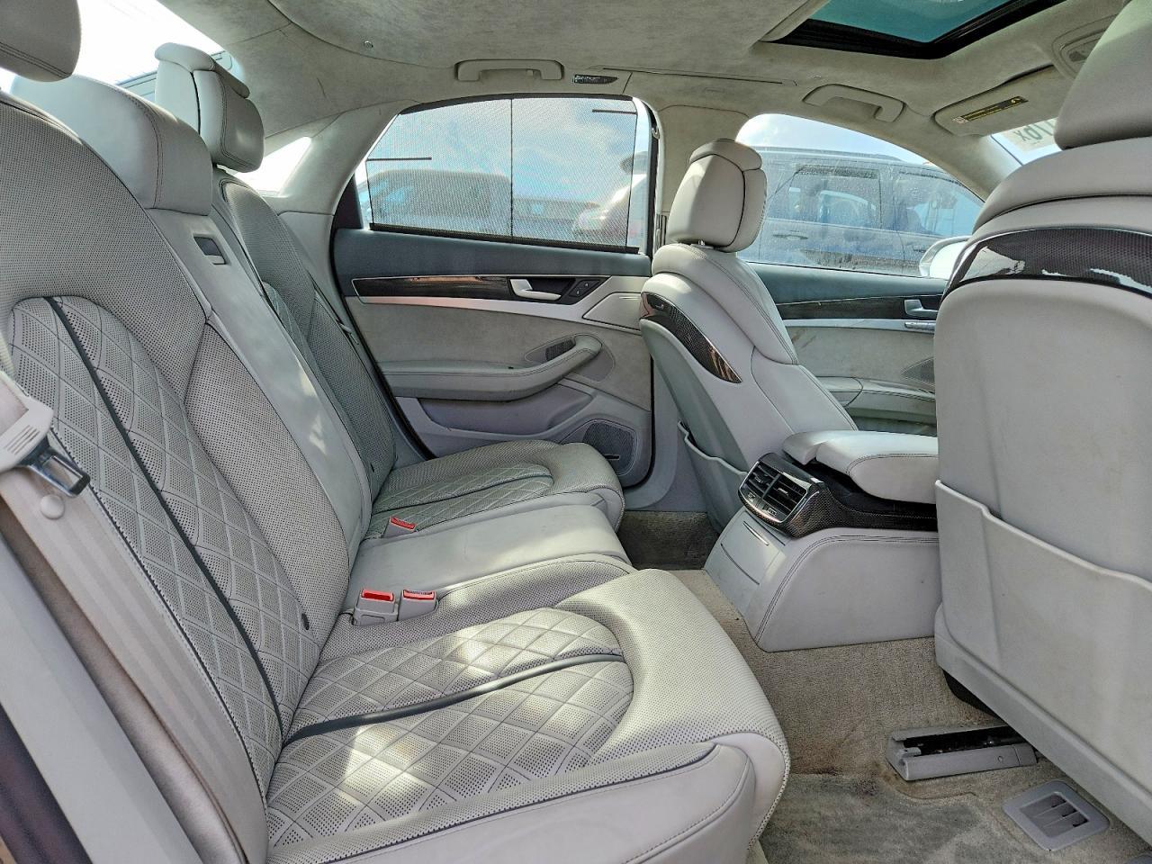 2014 Audi S8 VIN WAUD2AFD1EN002875 photo 10