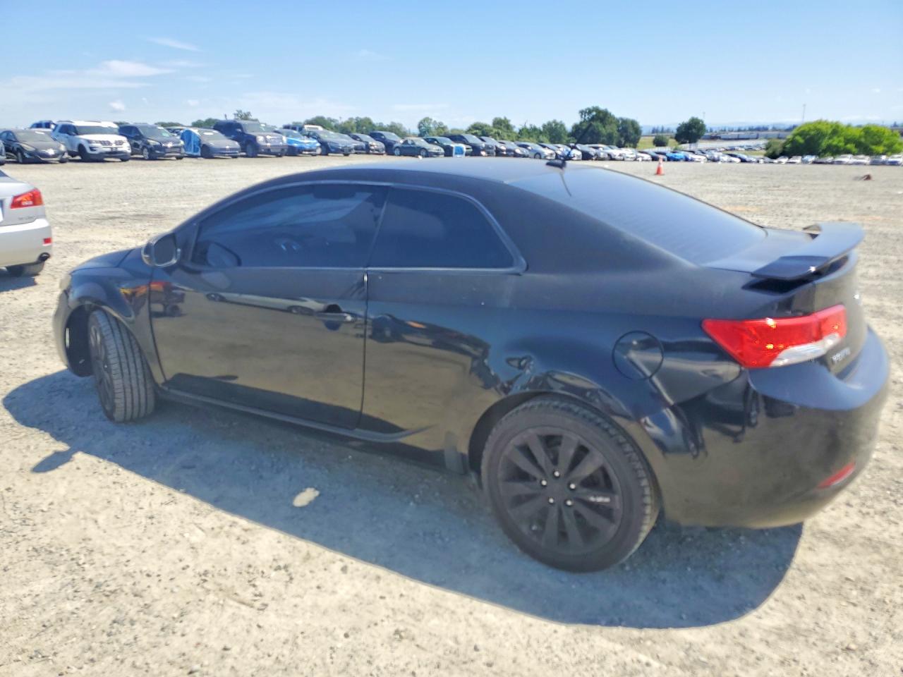2011 Kia Forte VIN KNAFW6A33B5432203 photo 2