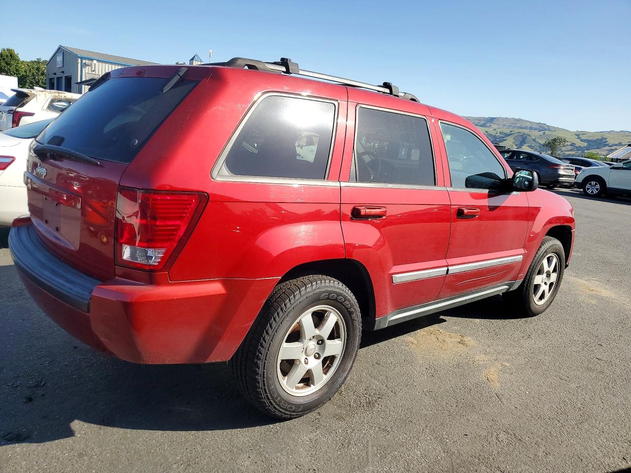 2010 Jeep Cherokee VIN 1J4PR4GK9AC121056 photo 3