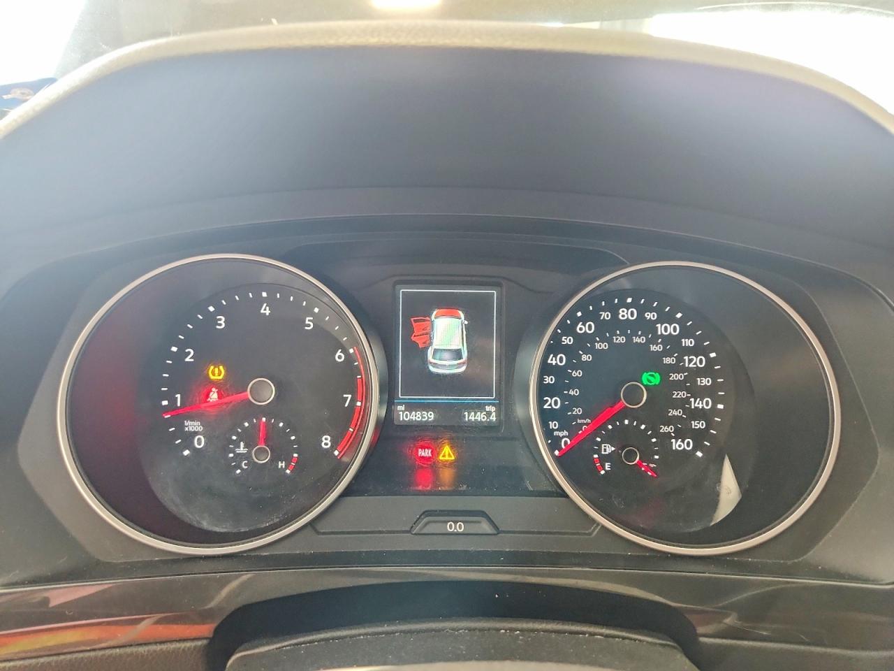 2018 Volkswagen Tiguan VIN 3VV1B7AX3JM019824 photo 9