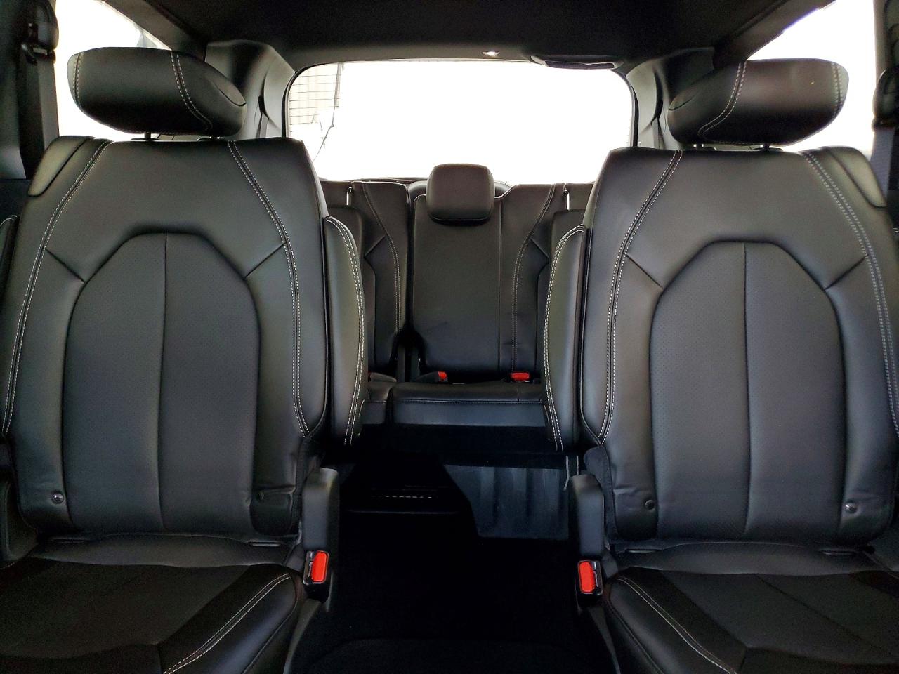 2025 Chrysler Minivan VIN 2C4RC1CG7SR534974 photo 10