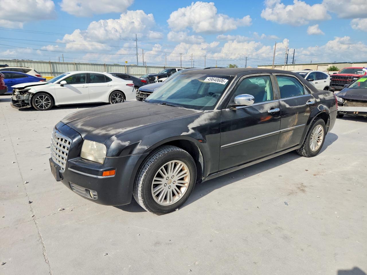 2010 Chrysler 300 VIN 2C3CA5CV4AH326562 photo 1