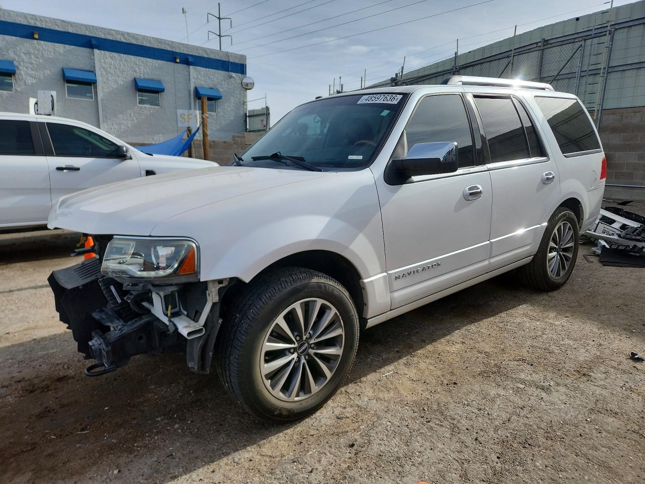 2017 Lincoln Navigator VIN 5LMJJ2JT5HEL12067 photo 1