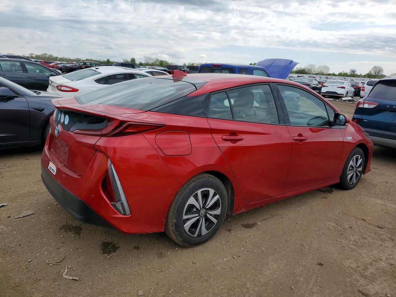 2018 Toyota Prius VIN JTDKARFP1J3070301 photo 3