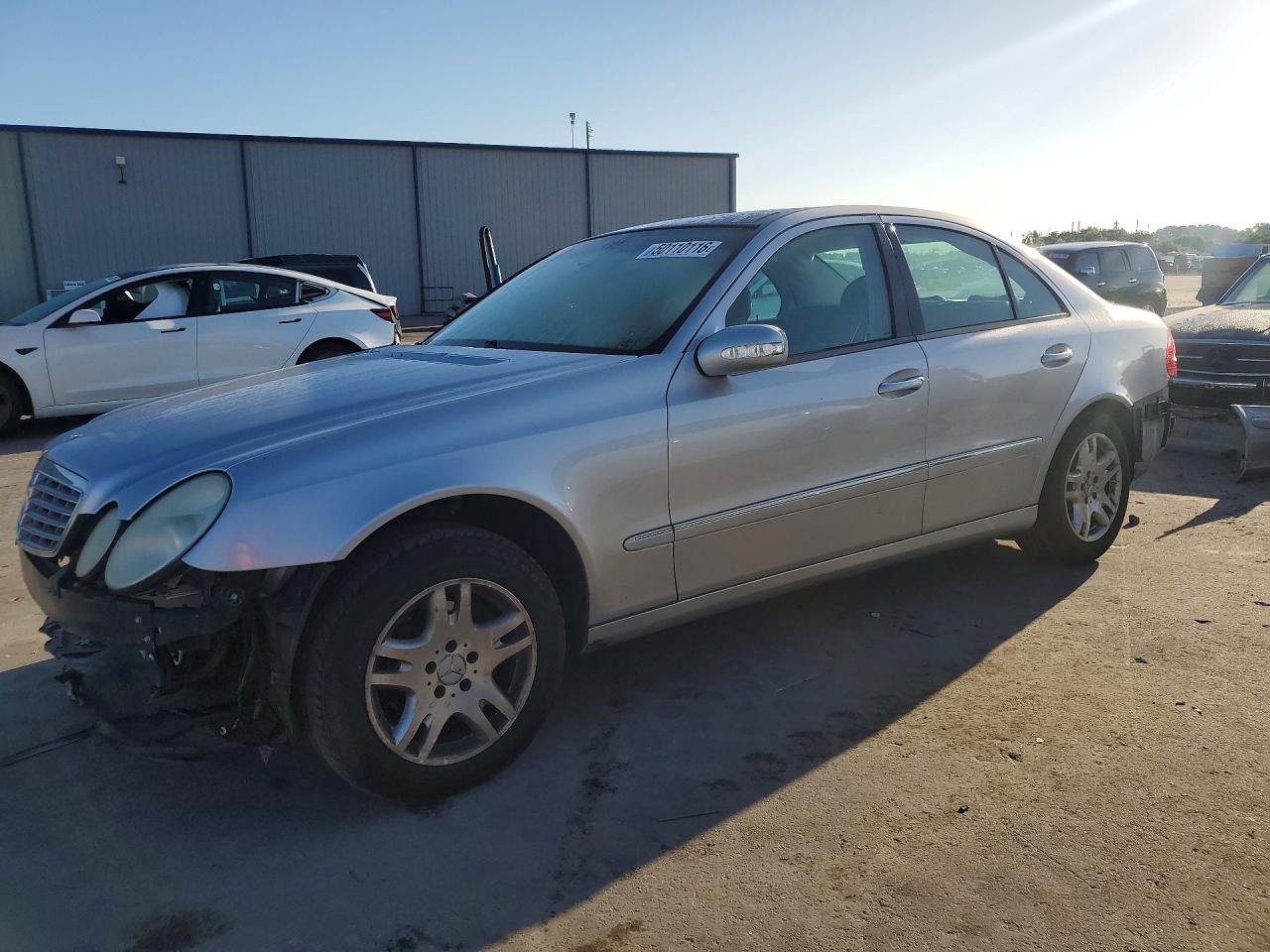 2003 Mercedes-Benz E-class VIN WDBUF65J93X105487 photo 1