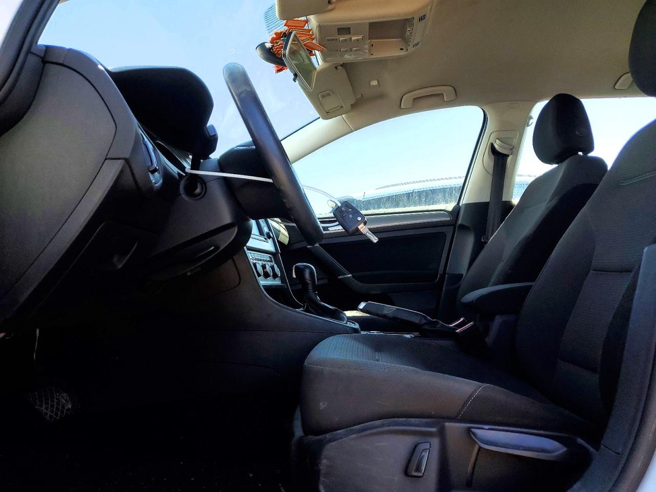 2017 Golf VIN 3VWC17AU3HM501166 photo 7