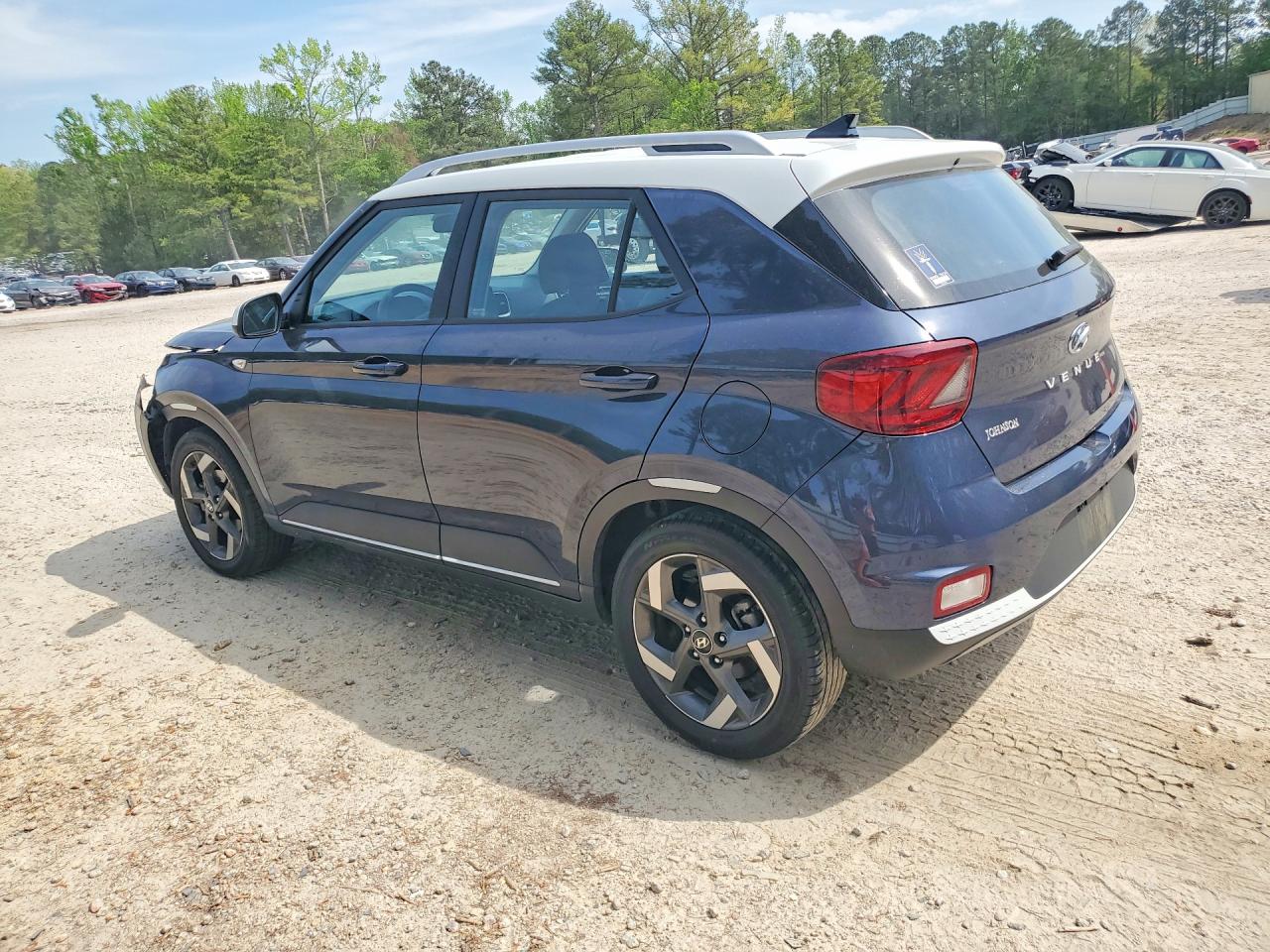 2022 Hyundai Venue VIN KMHRC8A35NU183171 photo 2