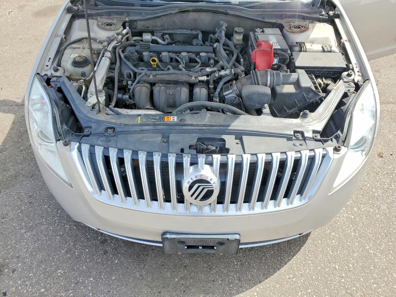 2010 Mercury Milan VIN 3MEHM0HA2AR637668 photo 11