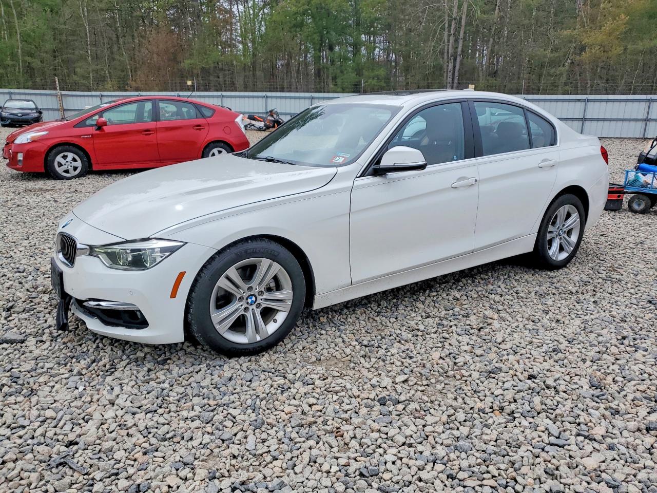 2017 BMW 3 series VIN WBA8D9G3XHNU62153 photo 1