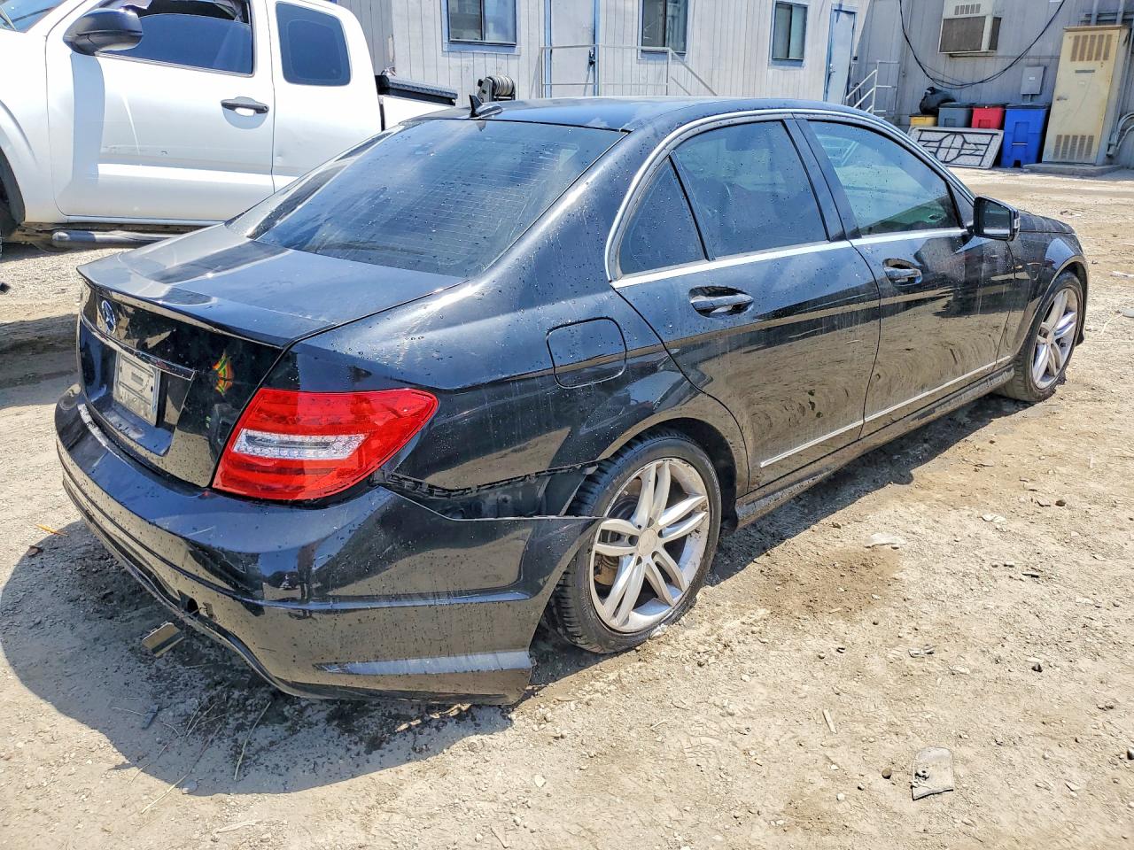 2014 Mercedes-Benz C class VIN WDDGF4HB3EG249441 photo 3