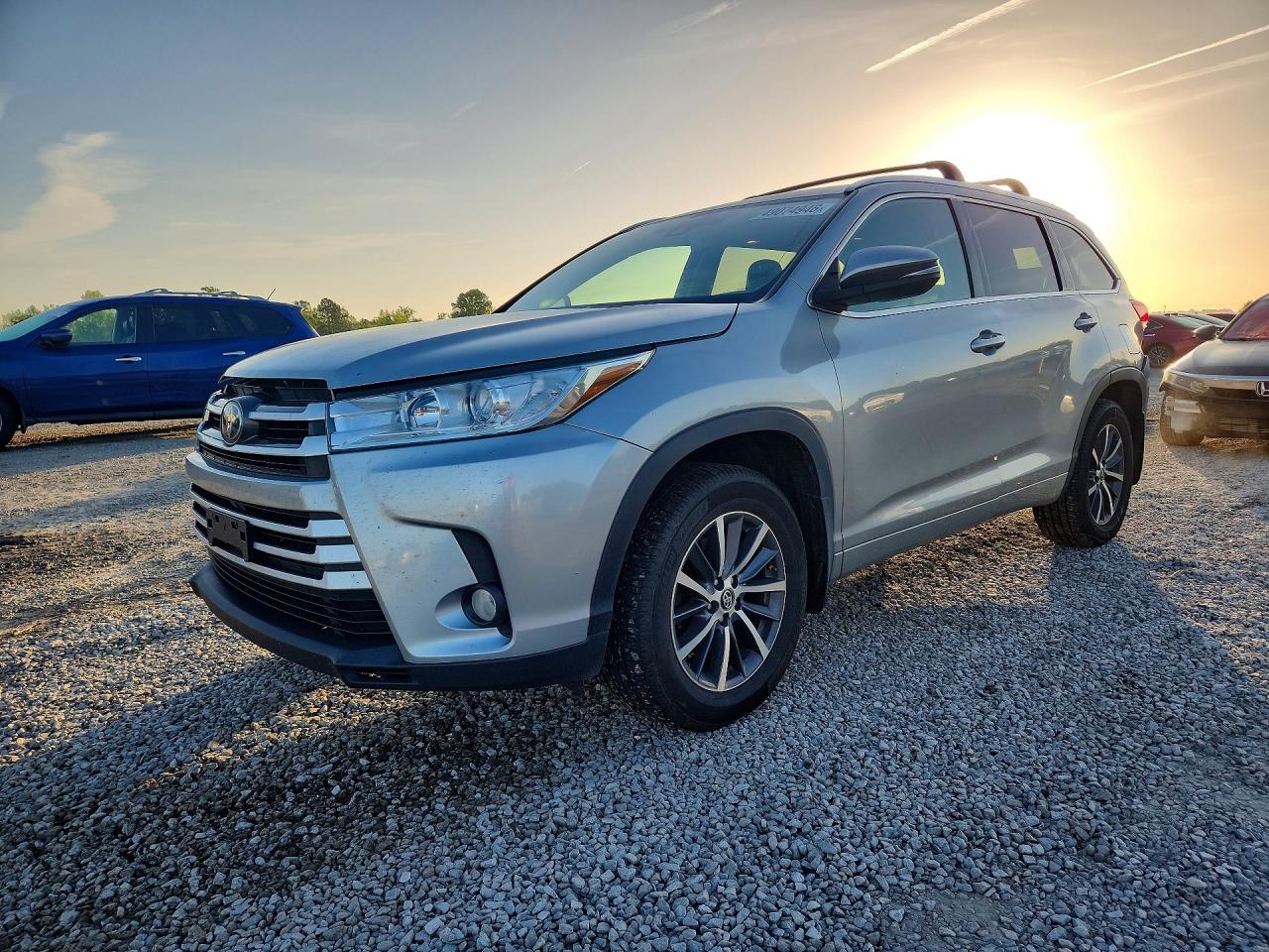 2017 Toyota Highlander VIN 5TDJZRFHXHS409658 photo 1