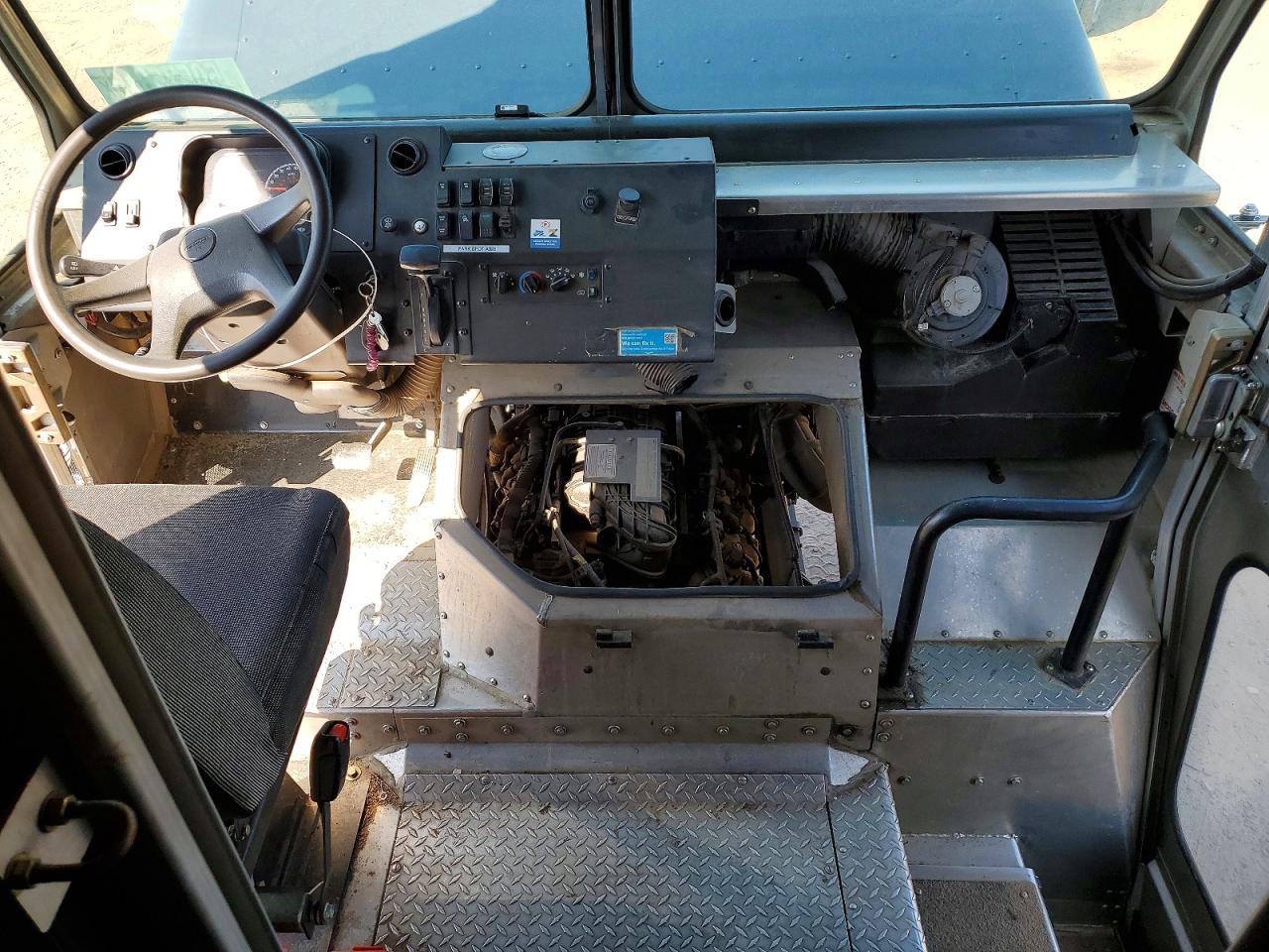 2020 FREIGHTLINER All other VIN 4UZAC2EA3LCMH6049 photo 8