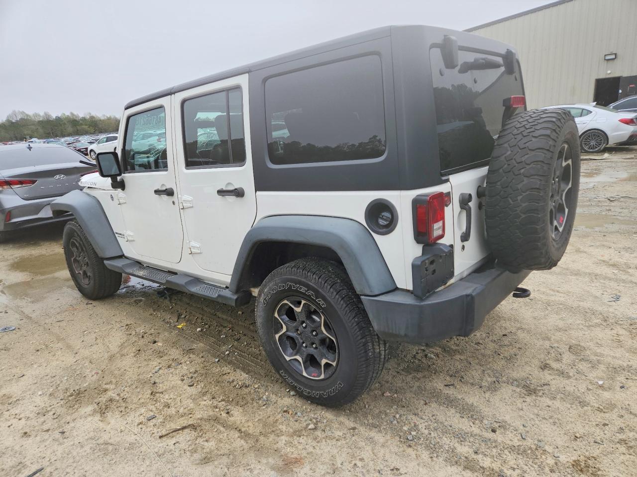 2008 Jeep Wrangler / VIN 1J4GA69198L640870 photo 2