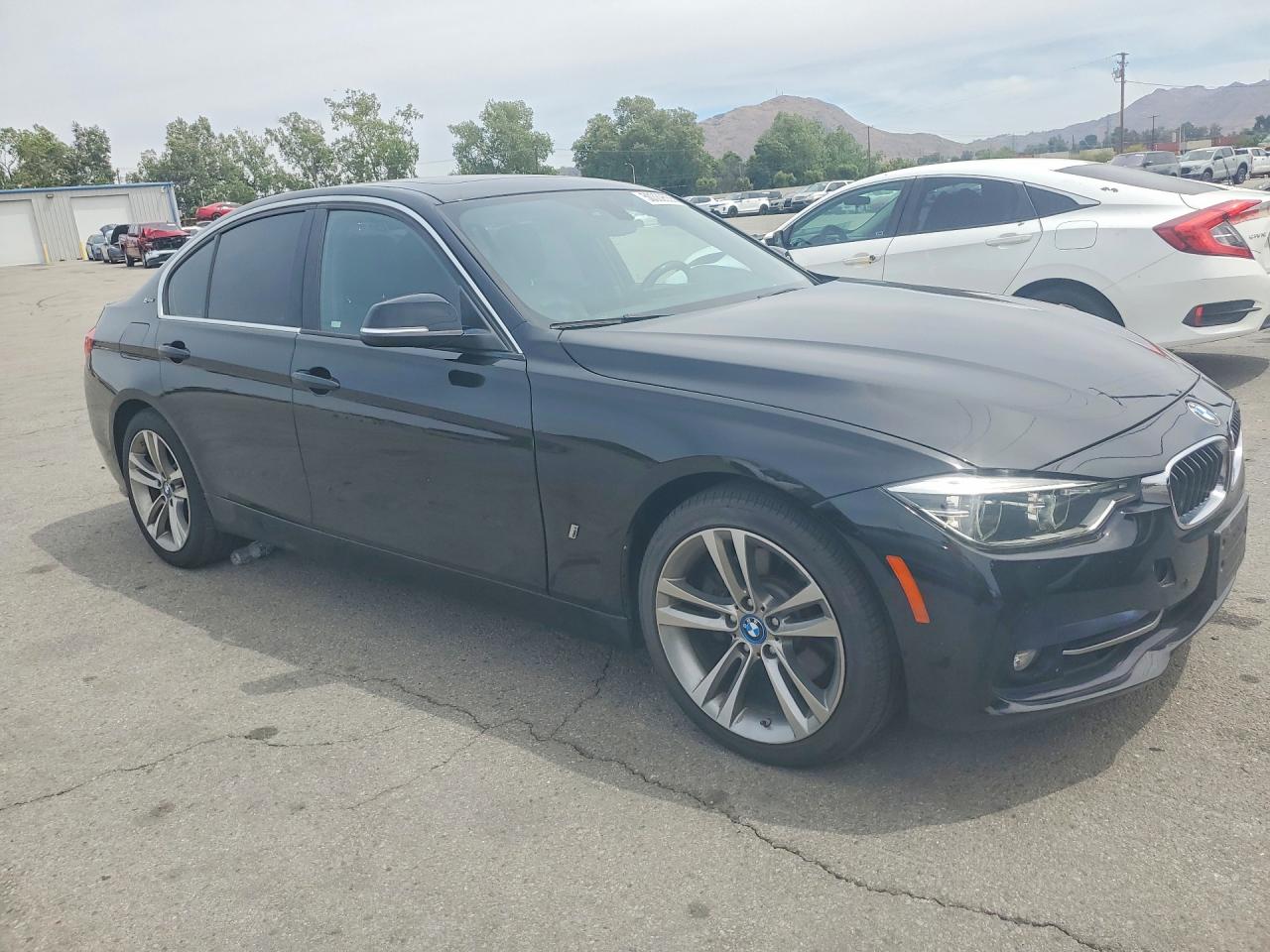 2017 BMW 3 series VIN WBA8E1C52HK480296 photo 4