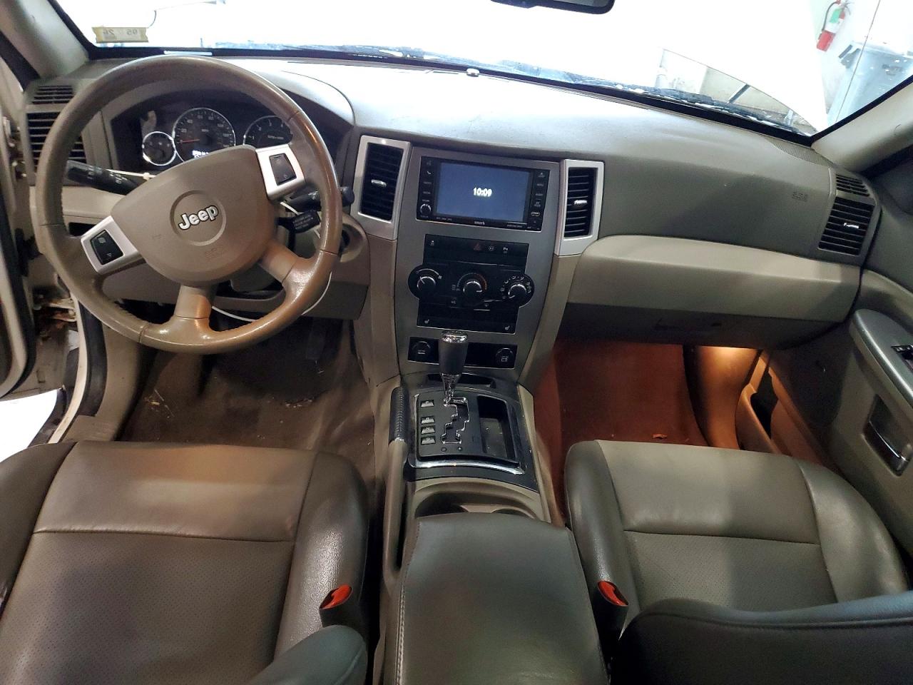 2010 JEEP Cherokee VIN 1J4PR4GK7AC148983 photo 8
