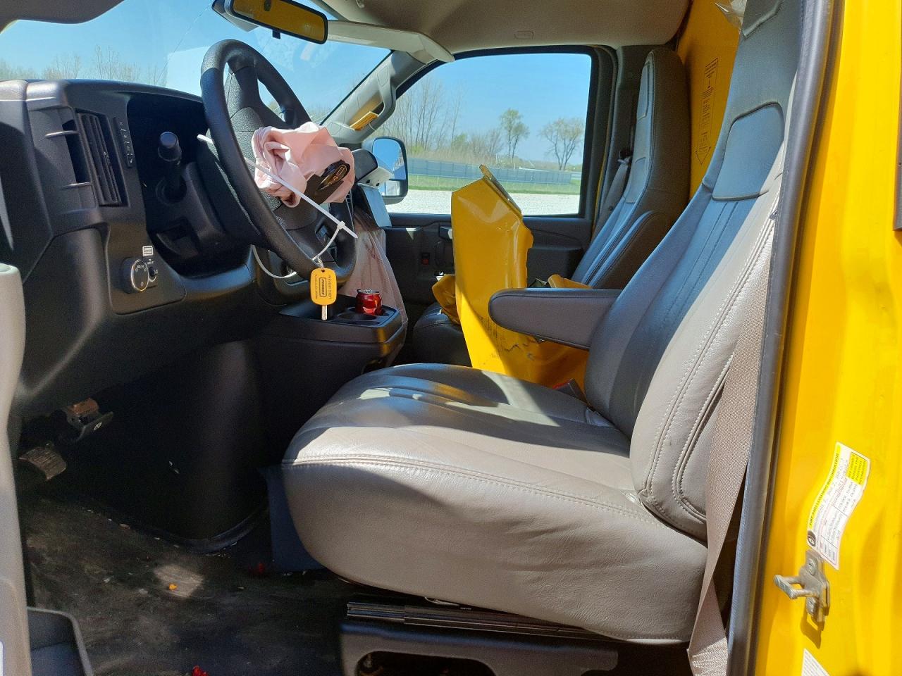2022 GMC Savana VIN 1GD07RFP3N1162335 photo 7