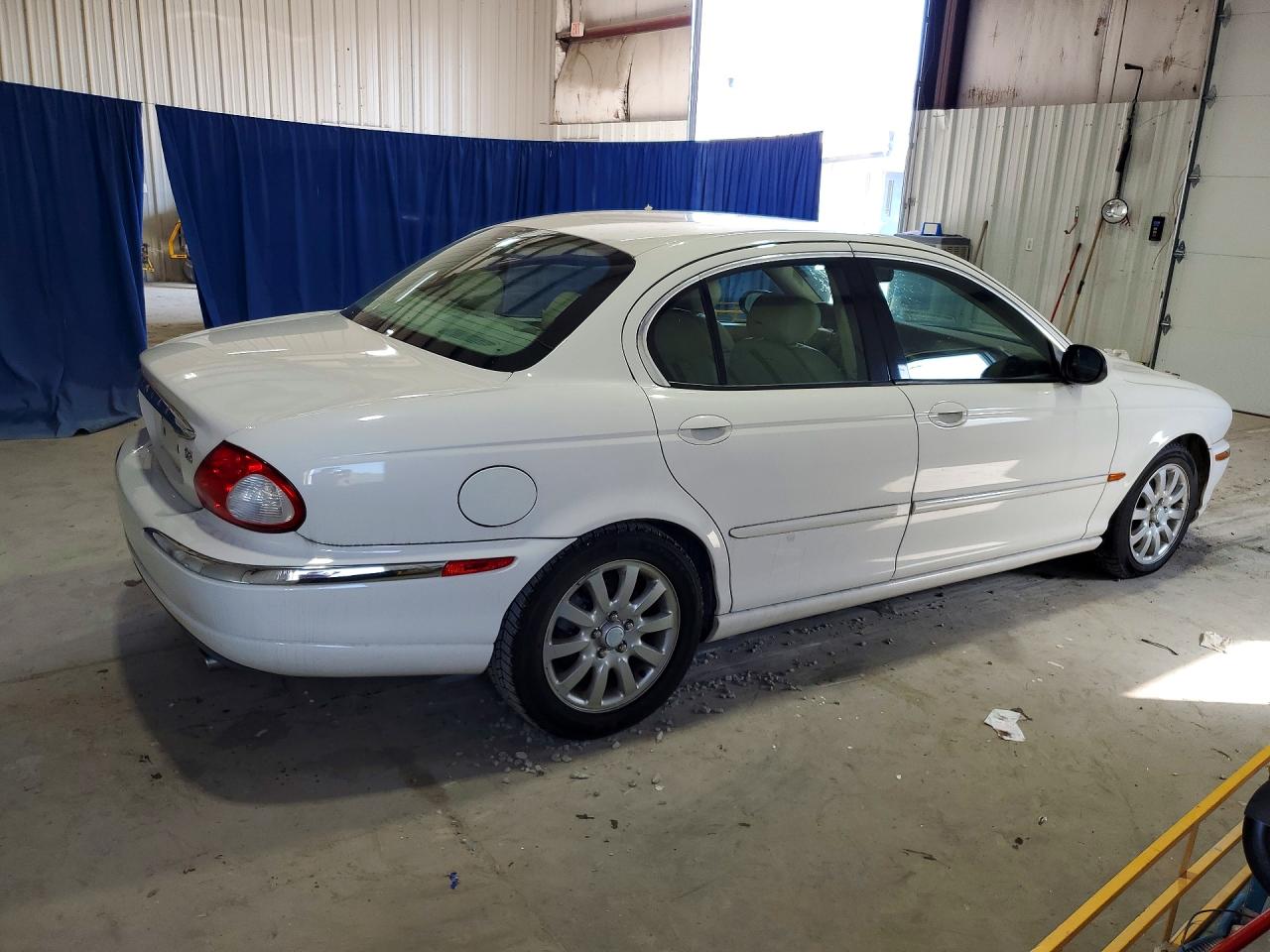 2003 Jaguar X type VIN SAJEA51D03XD22994 photo 3
