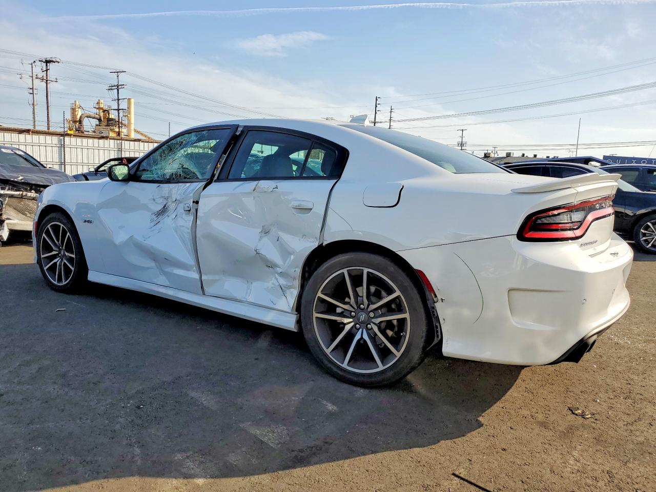 2023 Dodge Charger VIN 2C3CDXCT8PH569043 photo 2