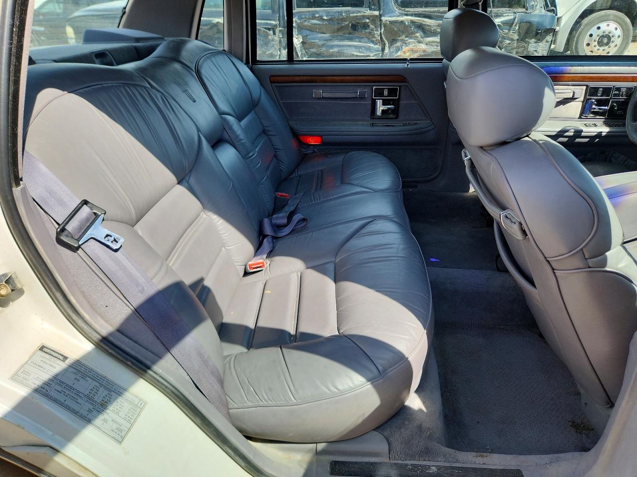 1993 Lincoln Continentl VIN 1LNLM9843PY652177 photo 10