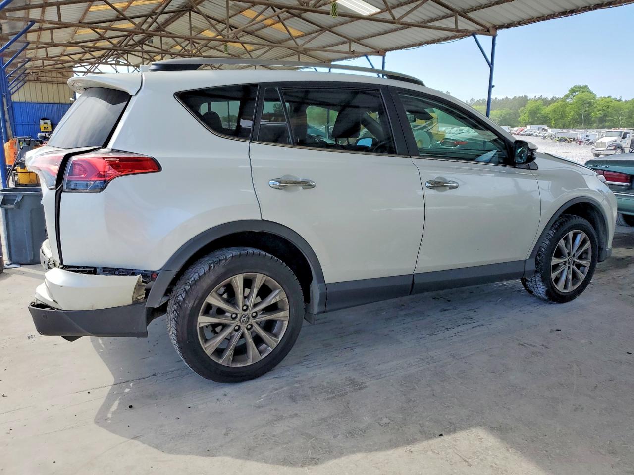 2017 Toyota Rav4 VIN 2T3YFREV8HW378455 photo 3