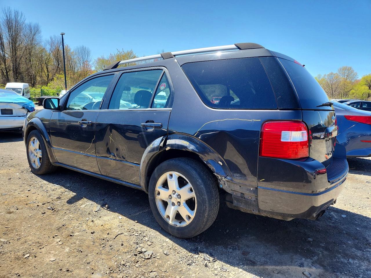 2007 Ford Freestyle VIN 1FMDK06117GA23411 photo 2