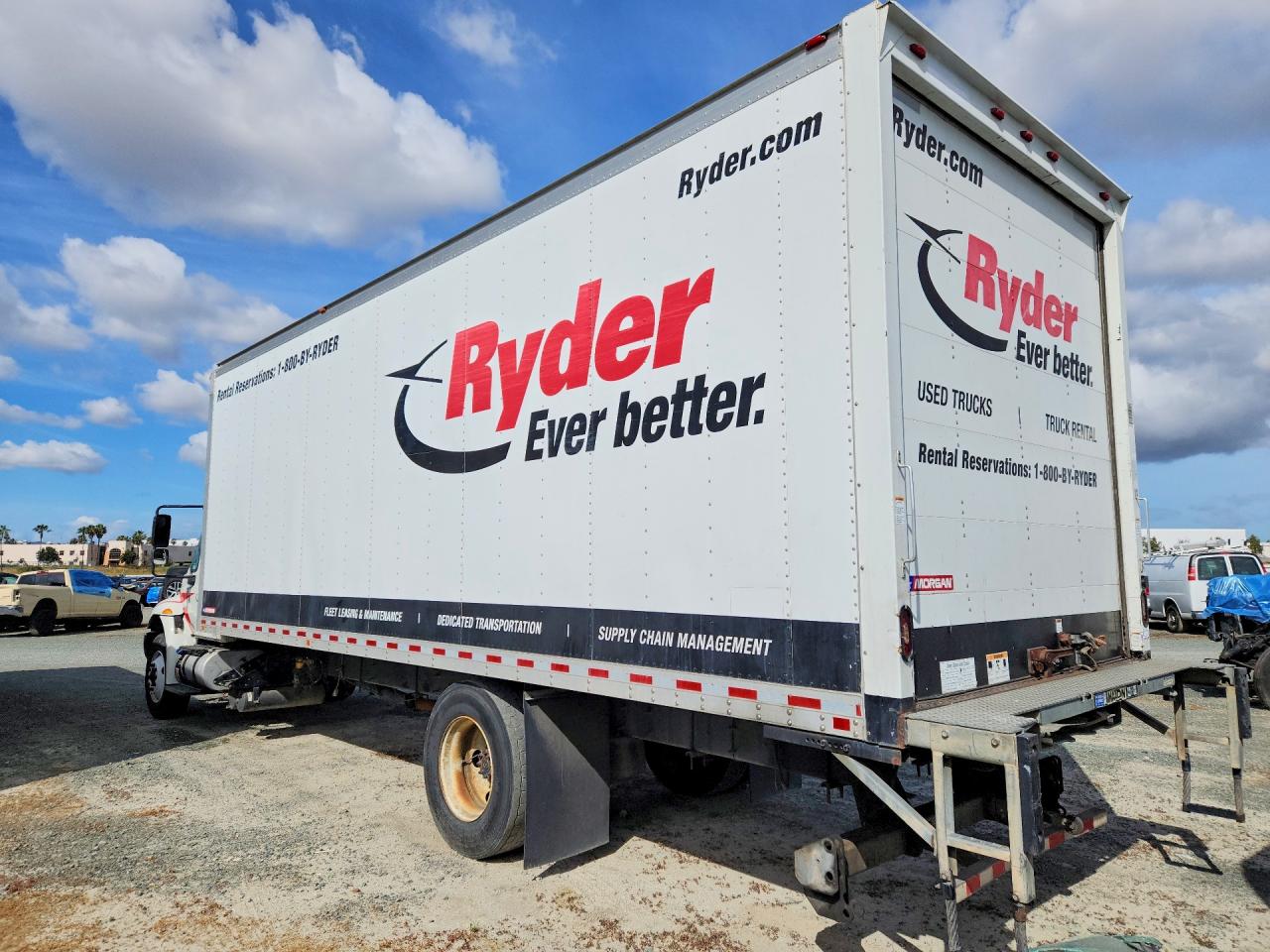 2018 International 4000 serie VIN 1HTMMMML9JH348760 photo 2